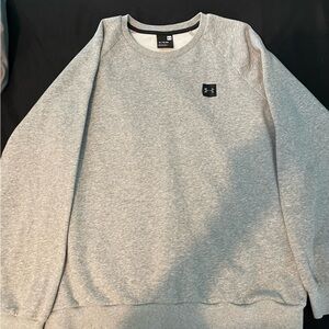 Under Armour  XL grey crew cut sweatshirt